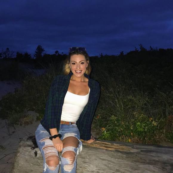 Meet your Posher, Holley - Picture 1 of 1